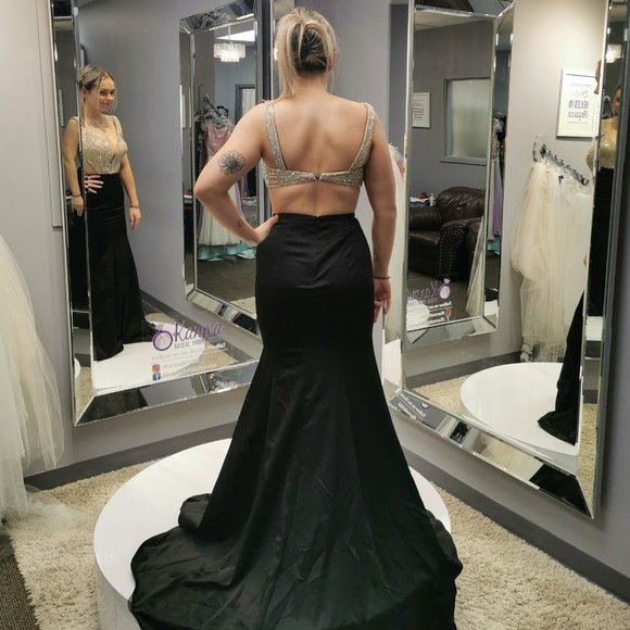 Black/gold satin prom/formal event dress, size 8, size 4, size 2 - Picture 2 of 2